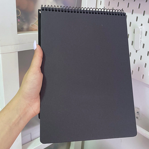 Croquera Hojas Negras + 12 Lápices Metalizados Kawaii