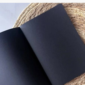 Cuaderno Hojas Negras Grande + 4 Plumones Doble Punta Metalizados